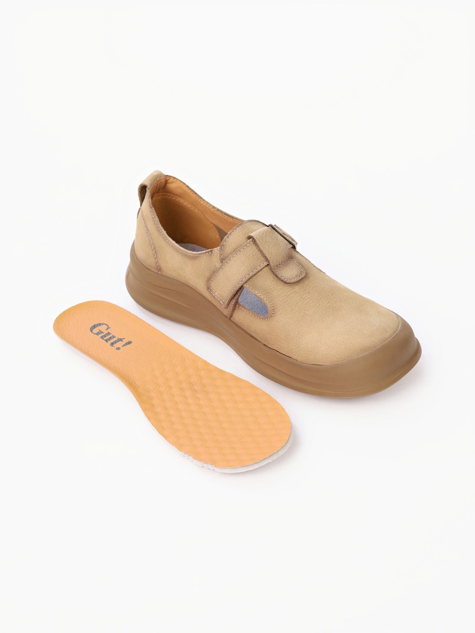 Туфли бежевого цвета из натурального нубука с застежкой ремешок